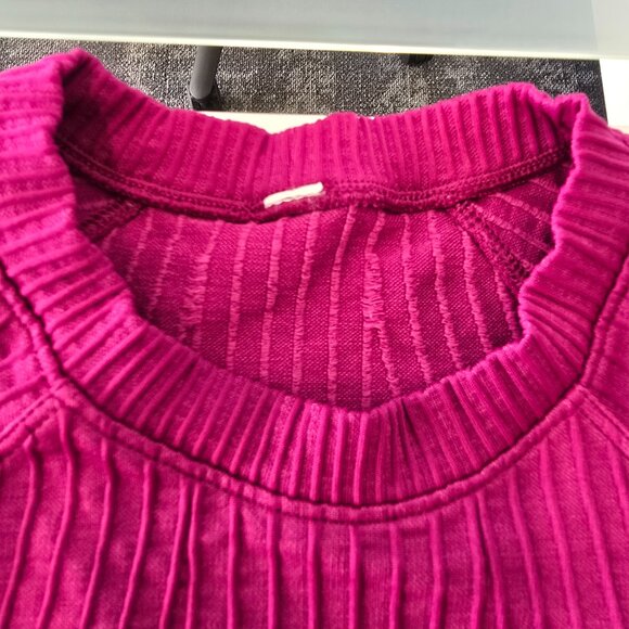 Lululemon deep pink top - Picture 2 of 12